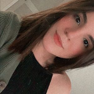 Meet your Posher, Valeria